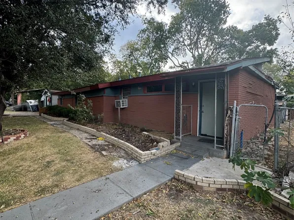 9842 Webb Chapel Rd, Dallas, TX 75220