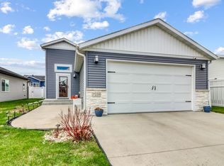 7239 Madelyn Ln S, Fargo, ND 58104