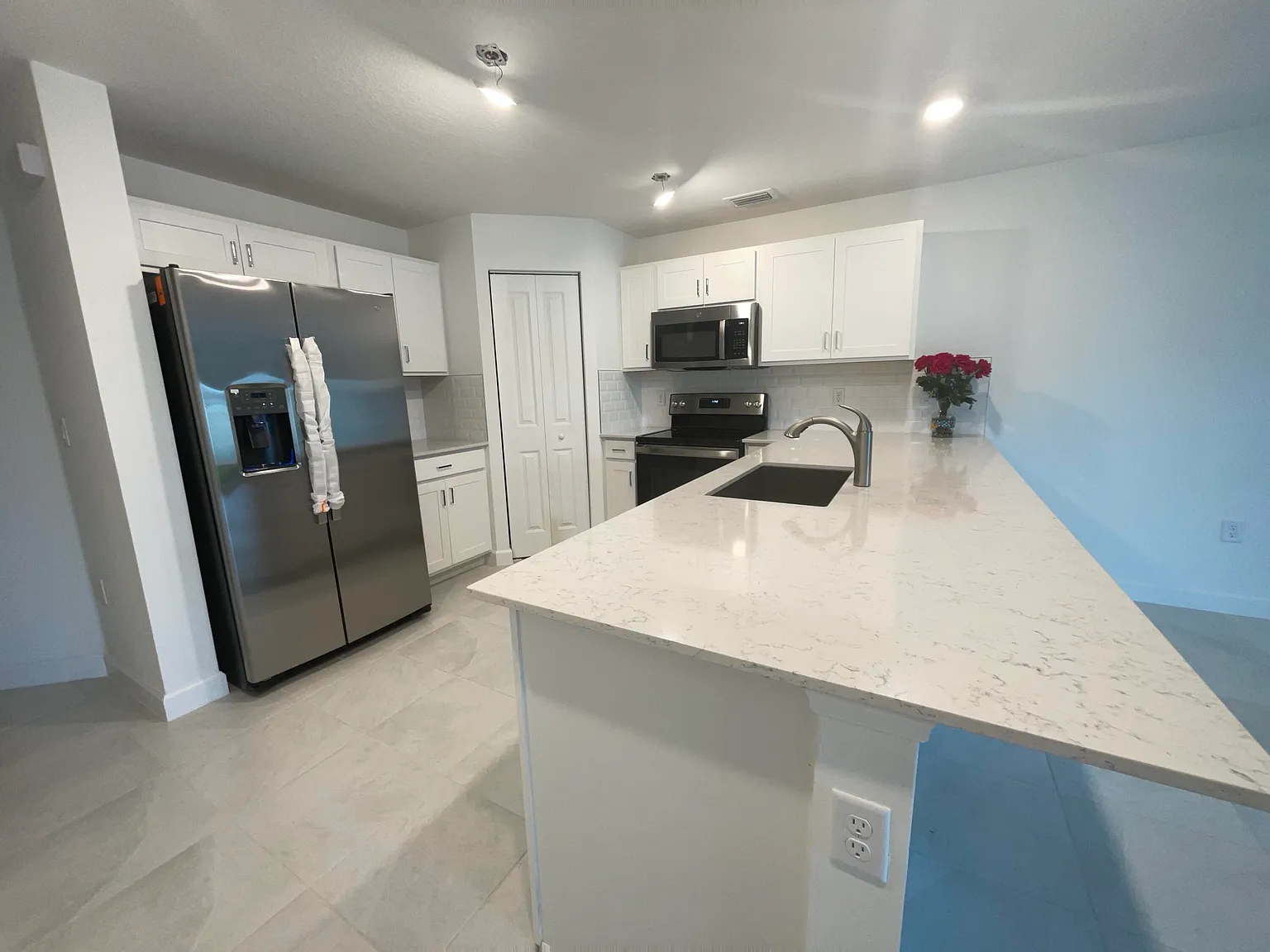 3 bed, 2.5 bath, 1568 sqft, $2,950 — Photo 2