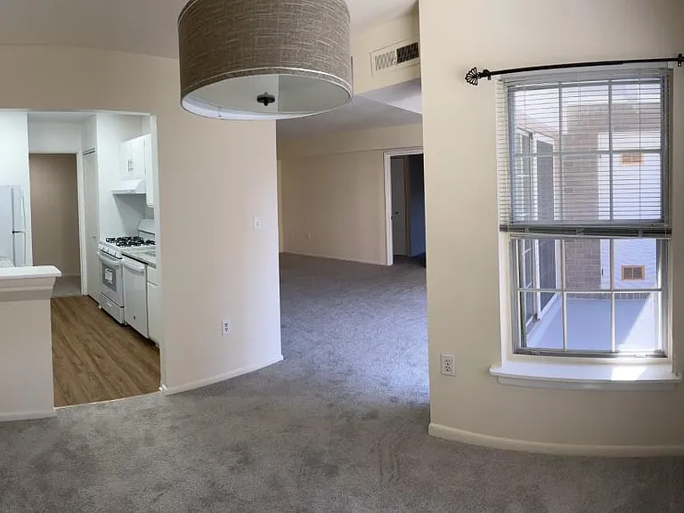 1931 Wilson Ln #204 — Photo 7