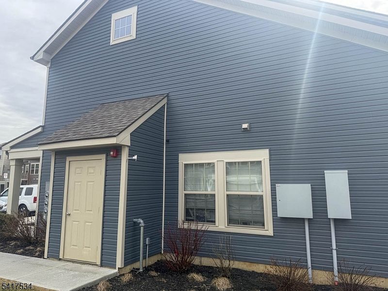 2nd image of 8 Aster Blvd