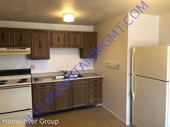 5th image of 2905 Sage St APT 2