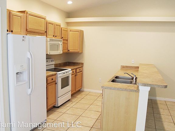 3rd image of 603 SE 5th St