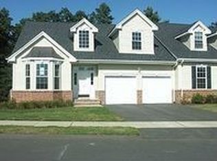 14 Scarlet Ln, Windsor, CT 06095