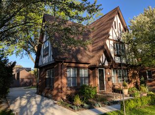 735 Lincoln Rd, Grosse Pointe, MI 48230