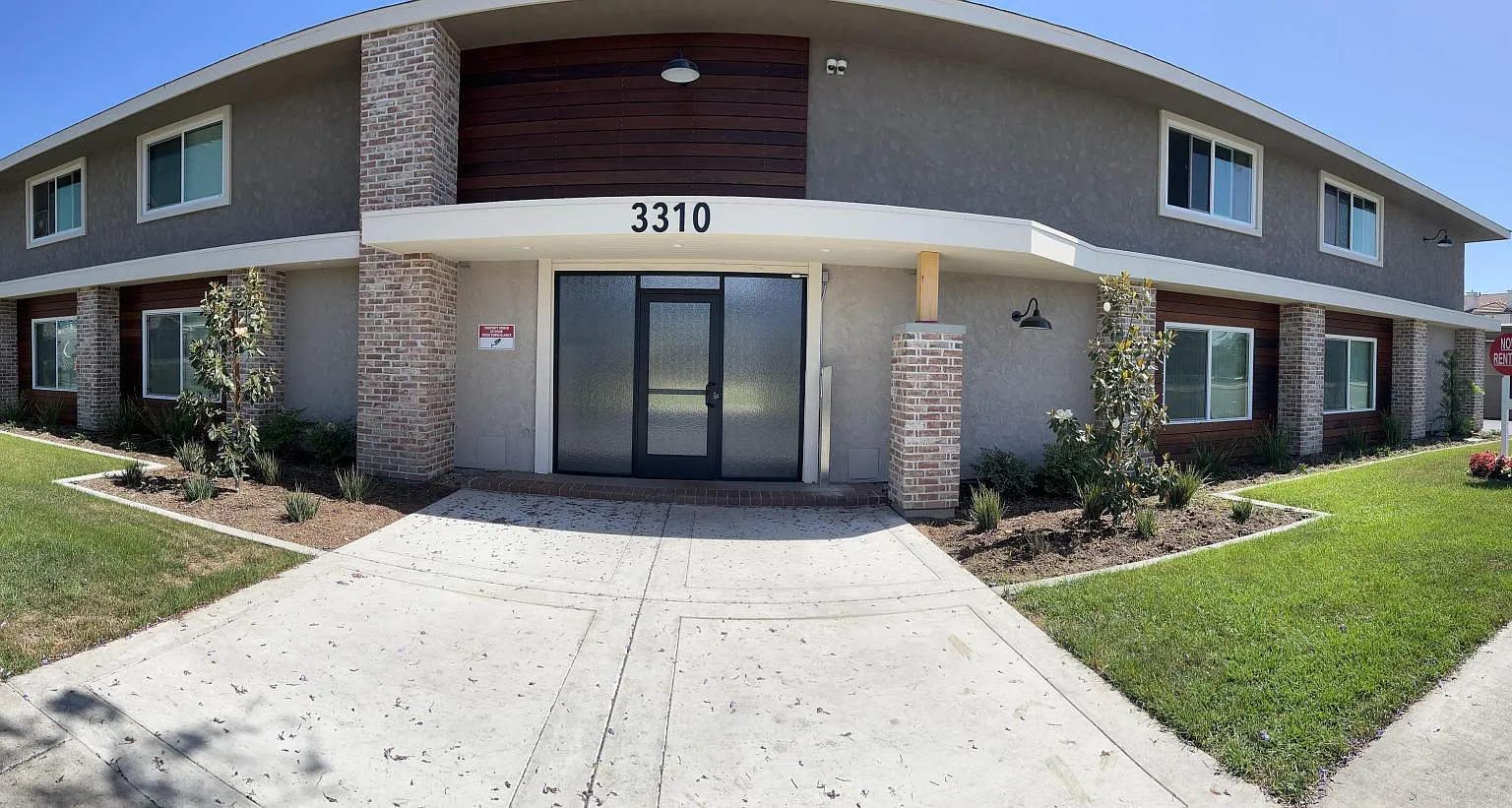 Renaissance Apartments — Photo 2