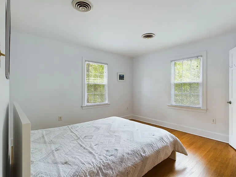 10211 Windbluff Dr — Photo 38