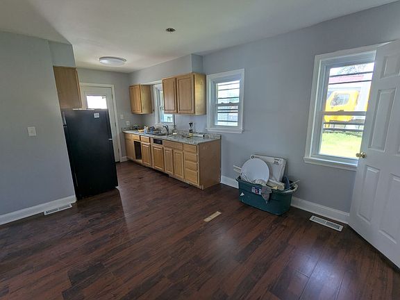 5th image of 301 W Bel Air Ave