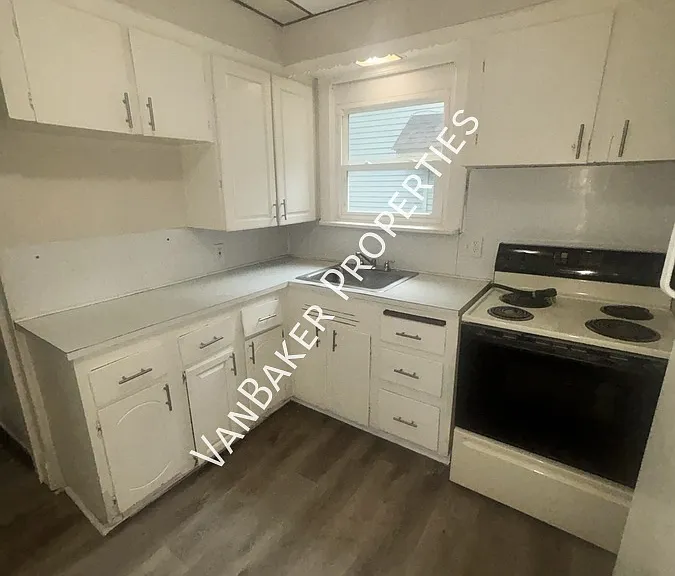 349 Cleveland St #DOWN — Photo 5