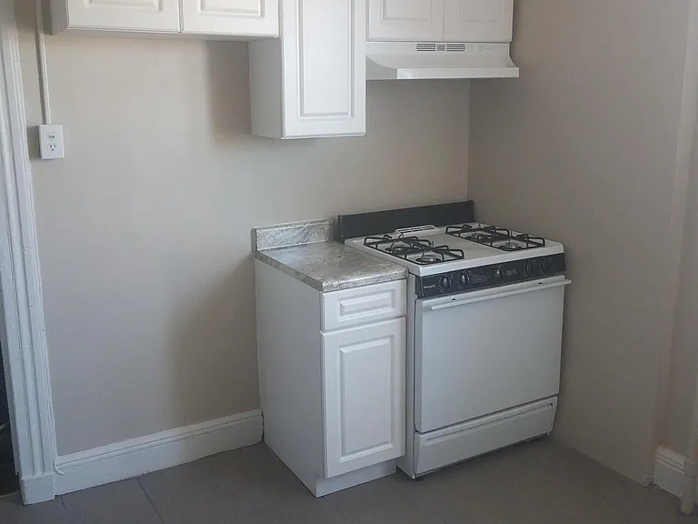228 Hancock Ave #AA — Photo 5