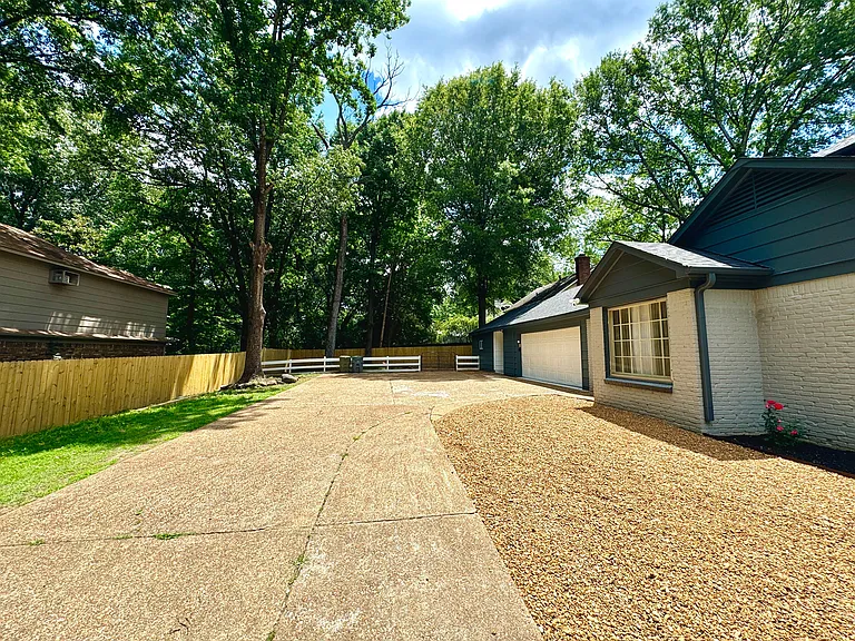 2686 Greenmill Dr — Photo 67
