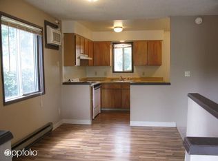 941 S Holly St, Medford, OR 97501
