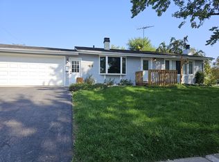 100 Madera Cir, Carpentersville, IL 60110
