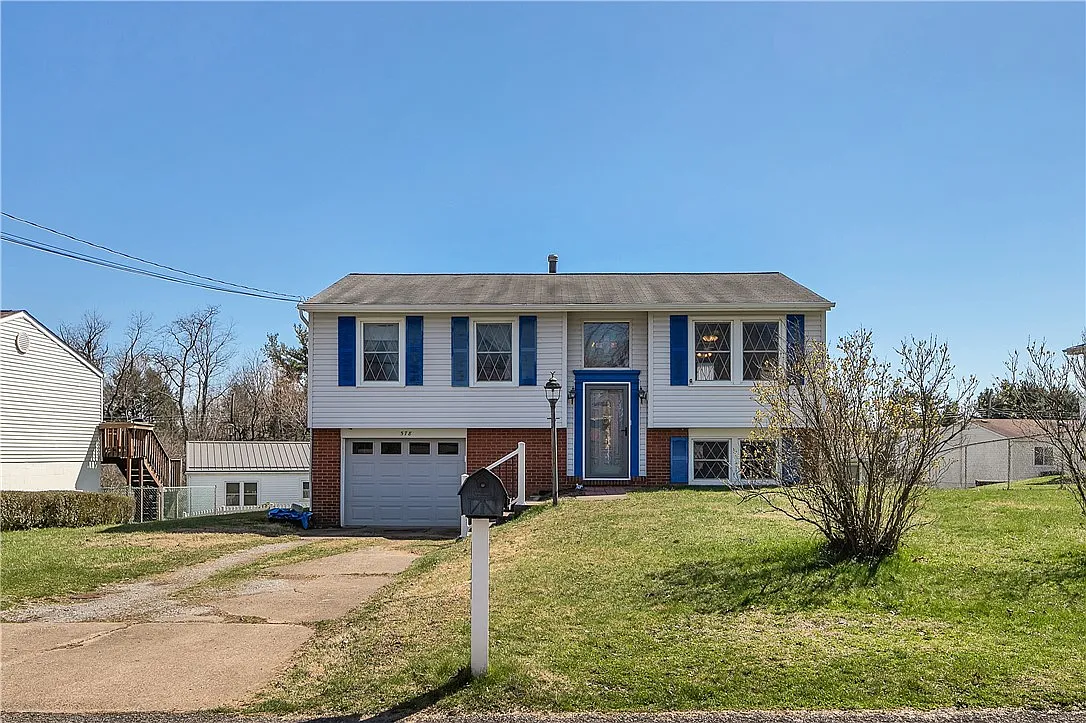 578 Sautter Dr photo 1