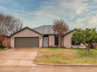 2800 Jennie Wells Dr, Mansfield, TX 76063