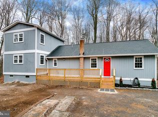 308 Greenwoods Dr, Berkeley Springs, WV