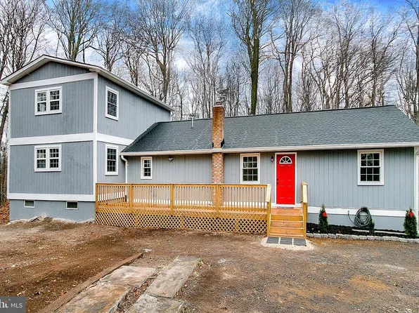 308 Greenwoods Dr, Berkeley Springs, WV 25411