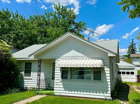 13 E Branson St, La Fontaine, IN 46940