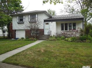 287 Perkins Ave, Oceanside, NY 11572
