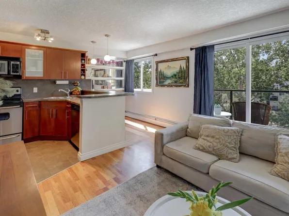 2308 E 17b St SW #302, Calgary, AB T2T 4S8