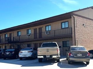 1500 Black Hill Dr, Gainesville, TX 76240