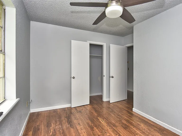 317 W Linda St — Photo 14