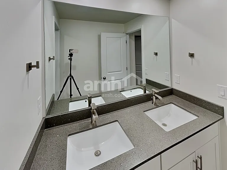 278 N Allen Ln — Photo 13