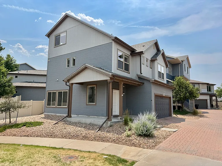 4881 Halifax Ct — Photo 2