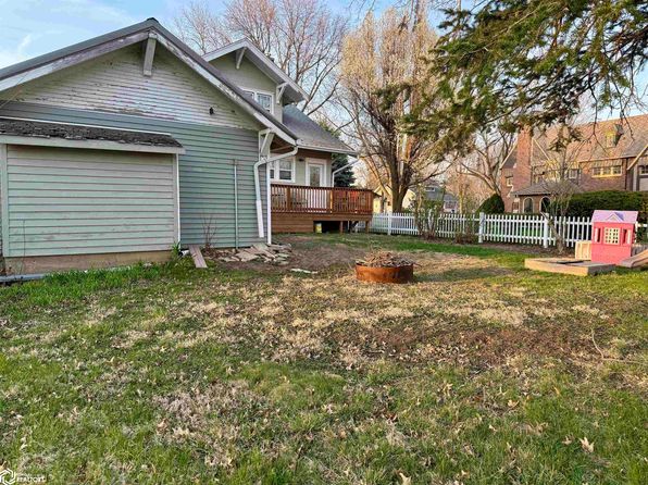 116 1st St, Manning, IA 51455