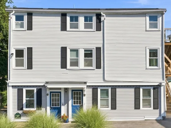4 Farragut Rd Unit 2, Ipswich, MA 01938