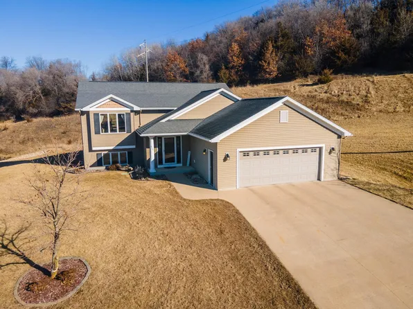 519 Northern Valley Ct, Saint Charles, MN 55972