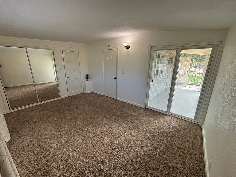 4527 Avon St — Photo 14