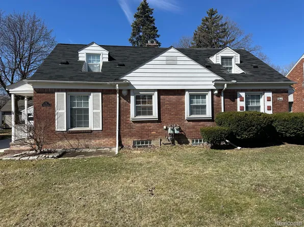 5 Carlton Ln, Dearborn, MI 48120