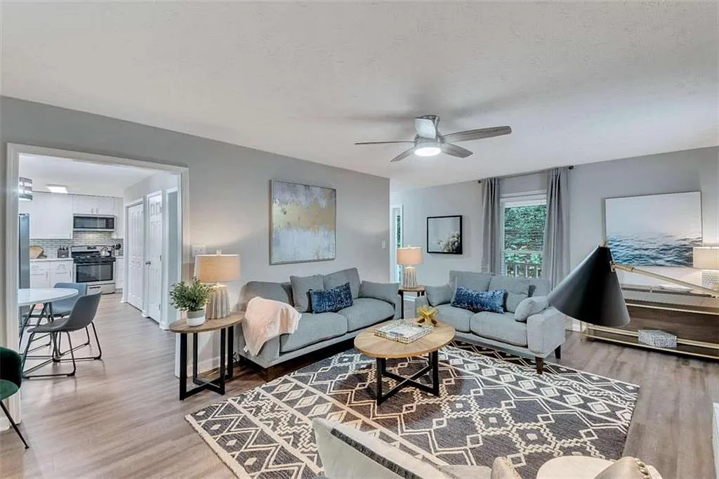 4 bed, 2.5 bath, $5,250 — Photo 4