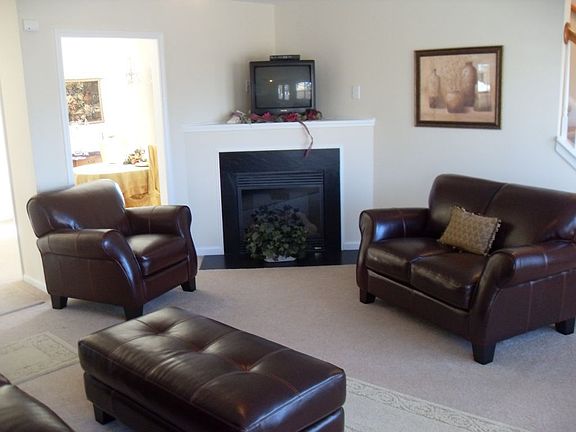 1st Floor Family Room