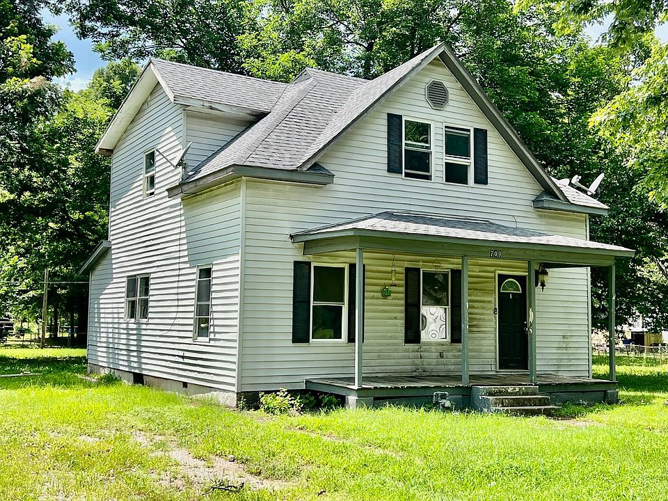 1st image of 709 N State St