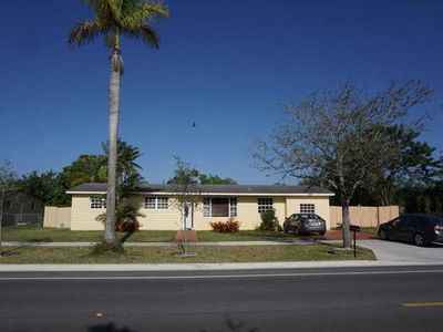 9421 Caribbean Blvd, Cutler Bay, FL, 33189