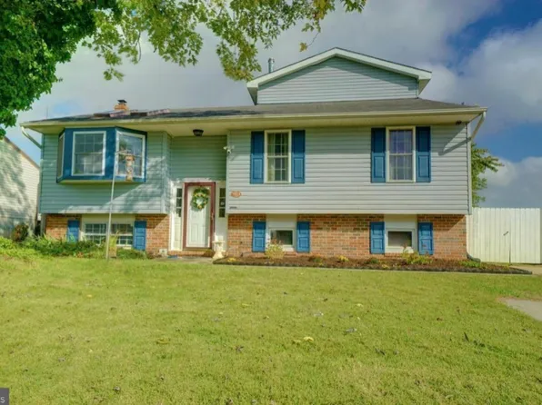 7513 Saffron Ct, Hanover, MD 21076
