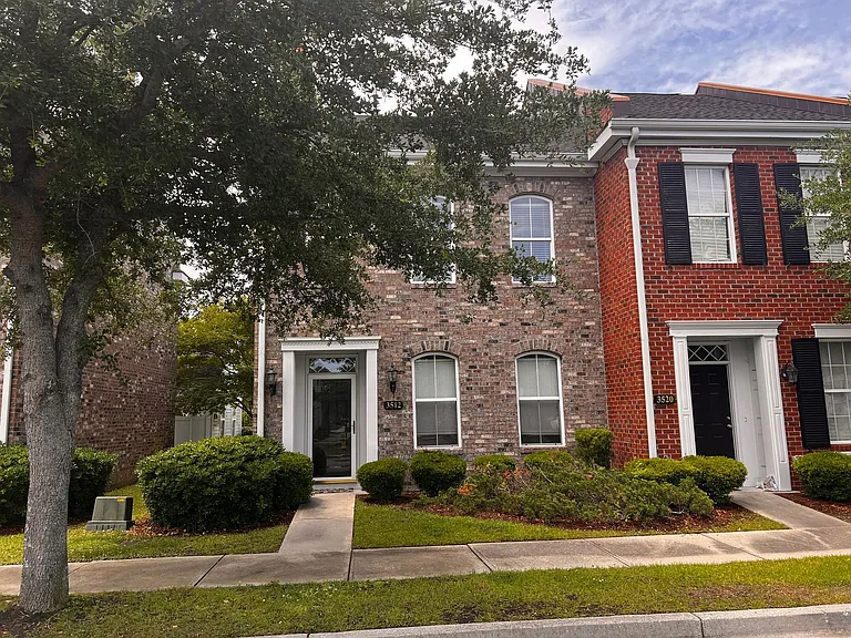 3512 Alexandria Ave — Photo 2