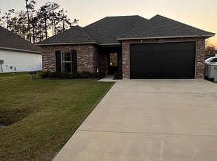 300 Yellow Pine Dr, Calhoun, LA 71225