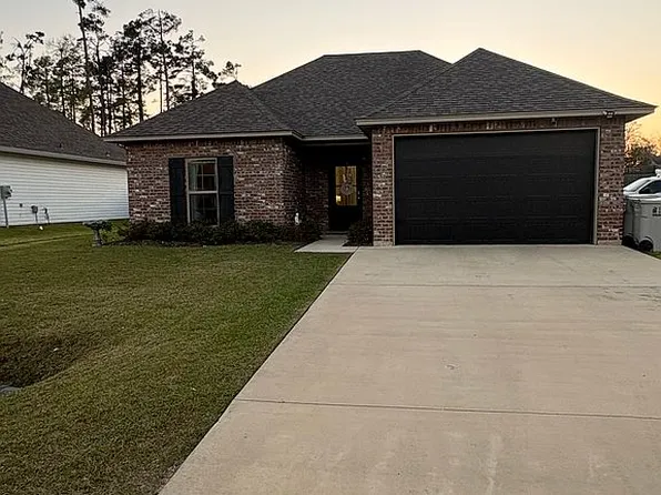 300 Yellow Pine Dr, Calhoun, LA 71225