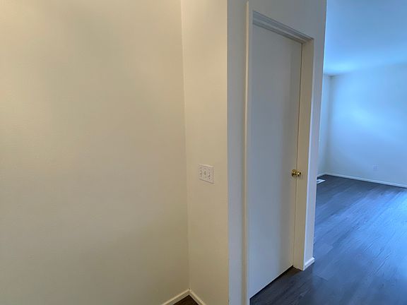 4th image of 1040 NE Savannah Dr APT 1