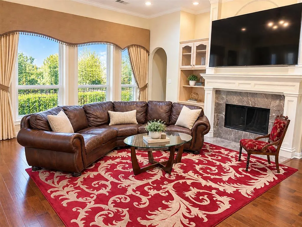 4 bed, 2663 sqft, $3,600 — Photo 2