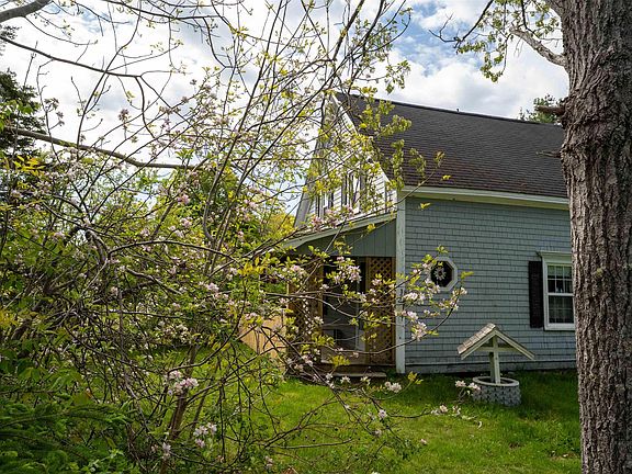 2nd image of 27 Flat Hill Rd