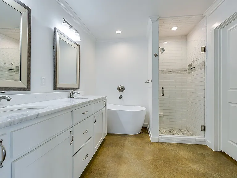 5918 Southampton Pl — Photo 18