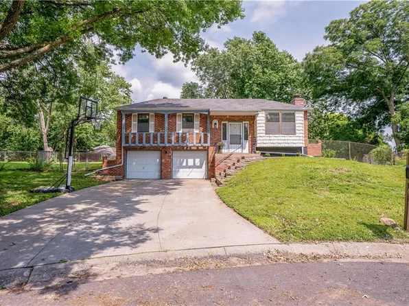 804 NW Arlington Pl, Blue Springs, MO 64015