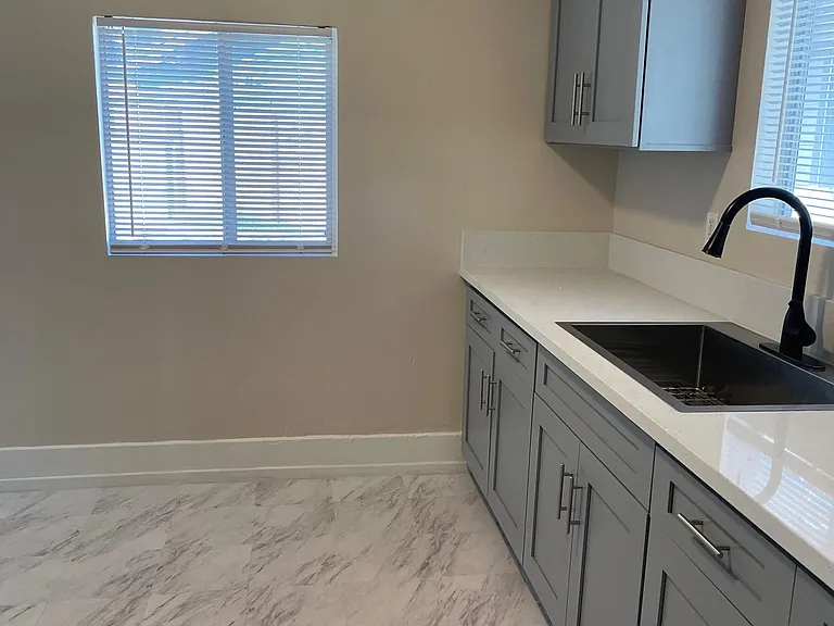 3455 N Mission Rd — Photo 13