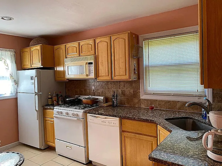 61 Duley Ave — Photo 7