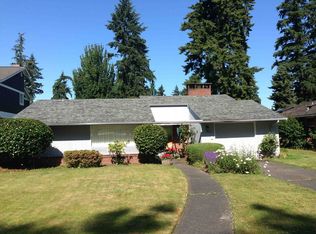 7523 Fairway Dr NE, Seattle, WA 98115