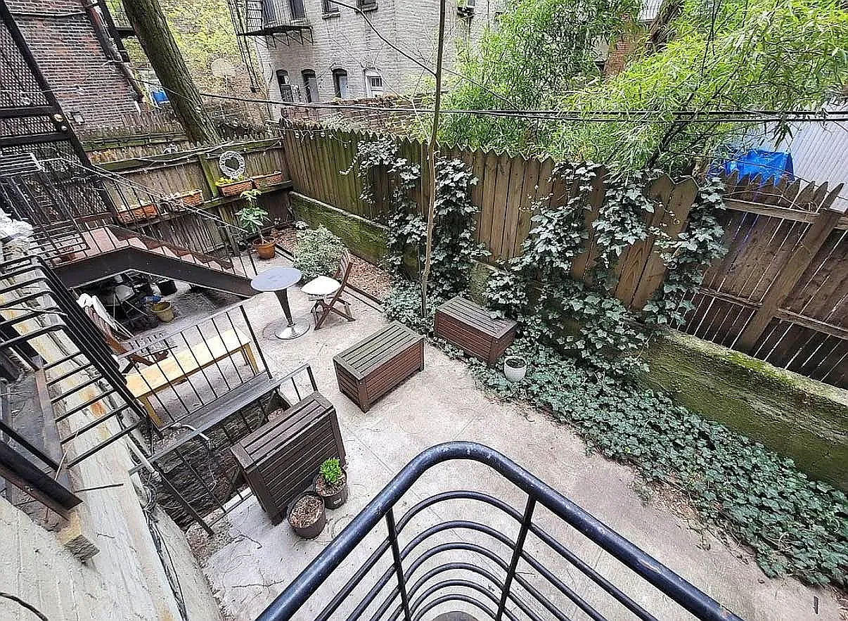 146 West 10th Street — Photo 4